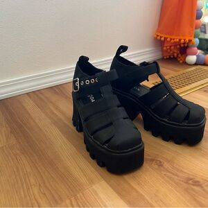 Black Platform LAMODA Strappy Shoes